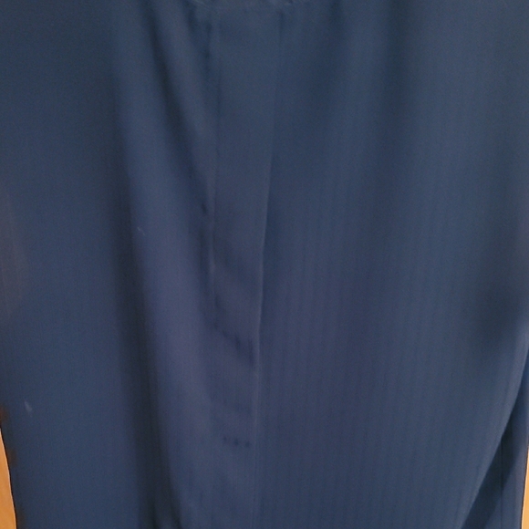Rose + Olive Boxy Cap Sleeve Blouse in Black - Picture 7 of 8